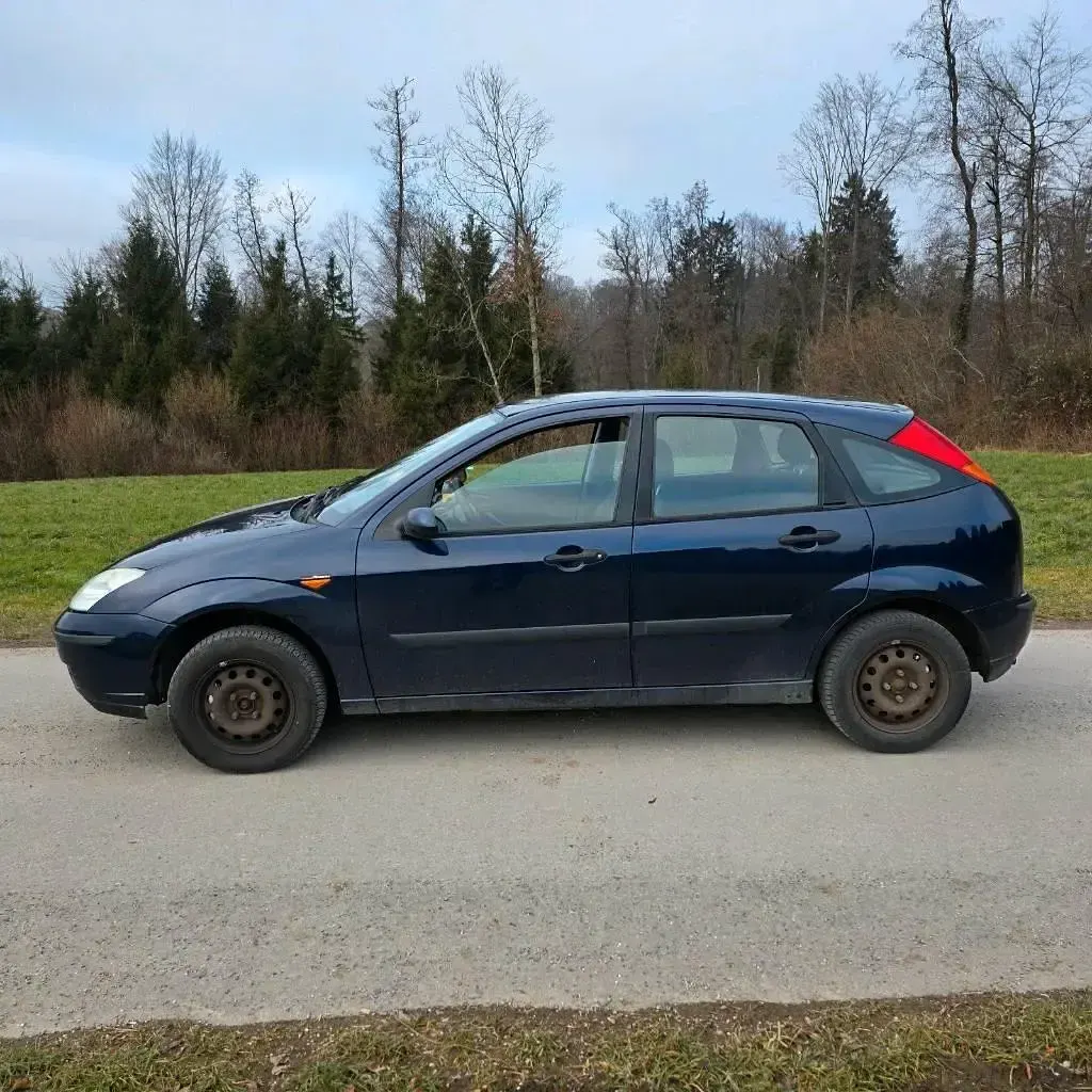 Gebraucht Ford Focus 101 PS (74 kW) 2003 Blau Limousine