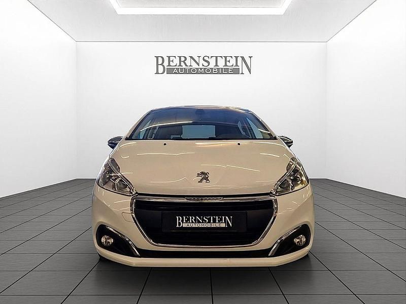 Gebraucht Peugeot 208 Style 82 PS (60 kW) 2016 Weiß Kleinwagen