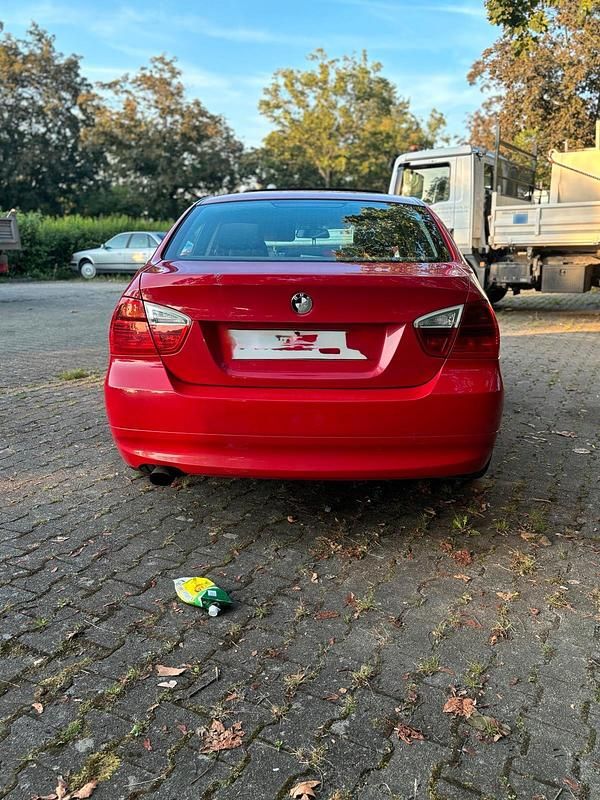 Gebraucht BMW 318 129 PS (94 kW) 2006 Limousine