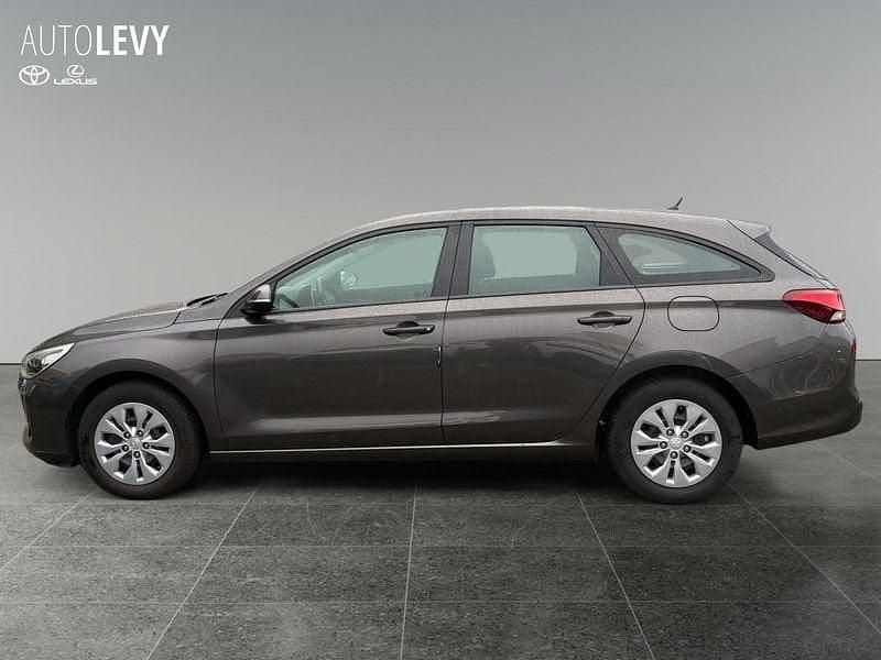 Gebraucht Hyundai i30 Select 101 PS (74 kW) 2018 Grau Kombi