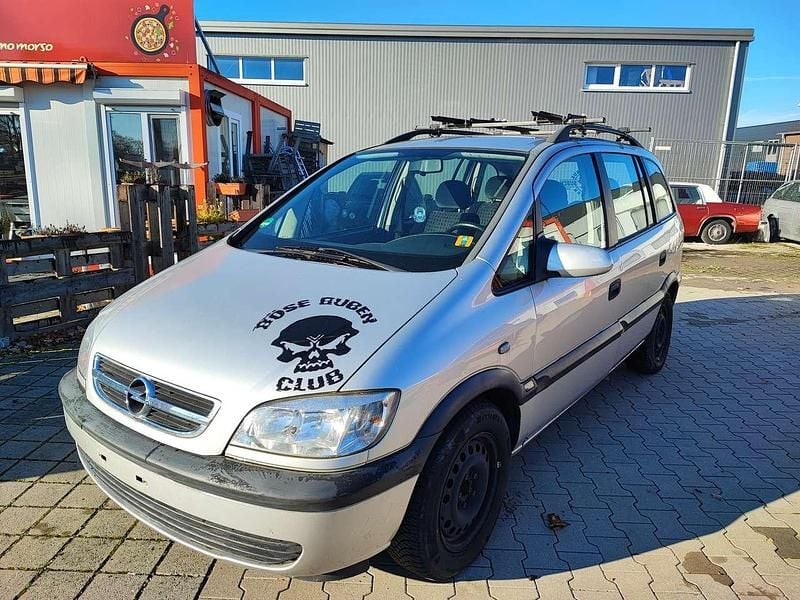 Silber Gebraucht 2002 Opel Zafira Comfort Van / Kleinbus | 1.999 € (Etwas zu teuer) - Bild 1/4