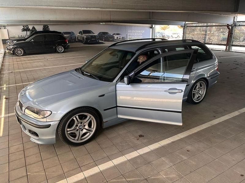Silber Gebraucht 2005 BMW 318 Performance Kombi | 3.250 € (Fairer Preis) - Bild 1/4