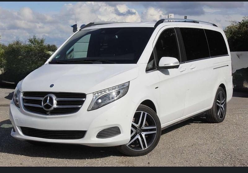Weiß Gebraucht 2014 Mercedes V250 Avantgarde Van / Kleinbus | 35.999 € (Fairer Preis) - Bild 1/4