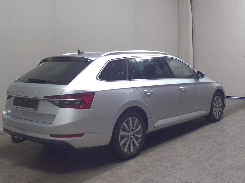 Gebraucht Skoda Superb Style 150 PS (110 kW) 2021 Silber Kombi