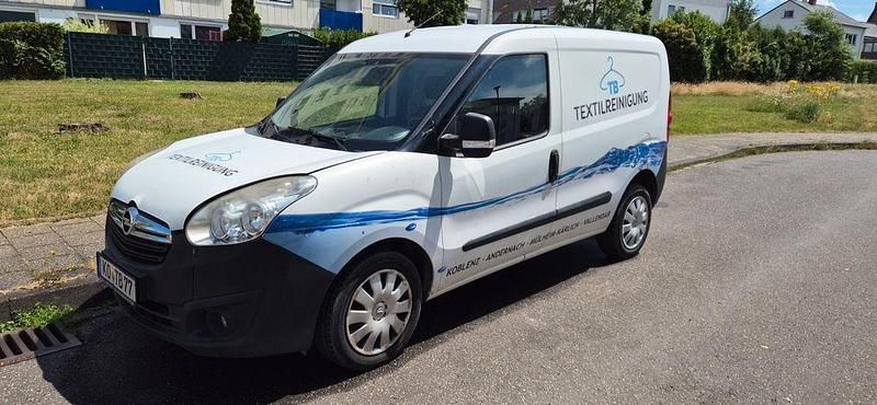 Weiß Gebraucht 2014 Opel Combo Edition Van / Kleinbus | 6.500 € (Fairer Preis) - Bild 1/4