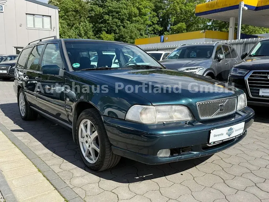 Używany Volvo V70 193 KM (141 kW) 1998 Zielony Kombi