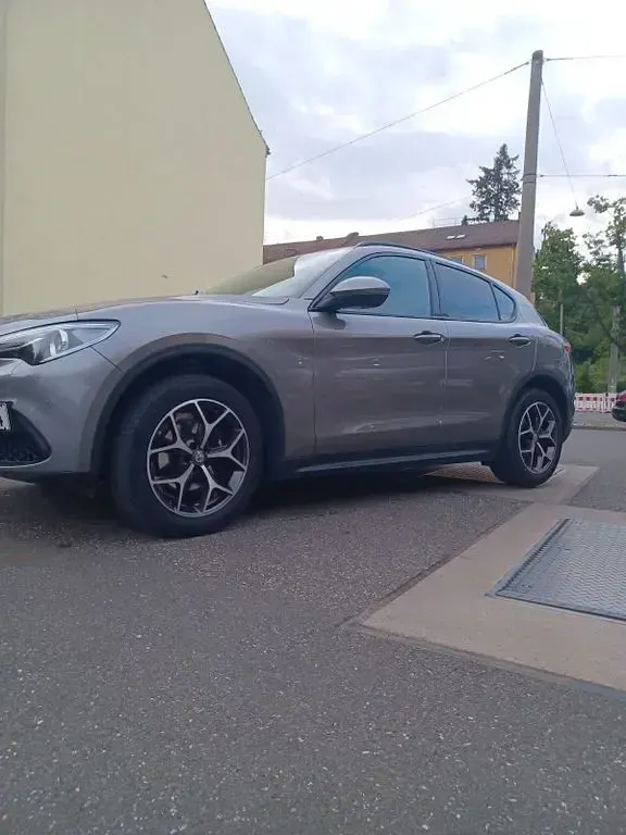 Gebraucht Alfa Romeo Stelvio Super 280 PS (205 kW) 2018 Grau SUV