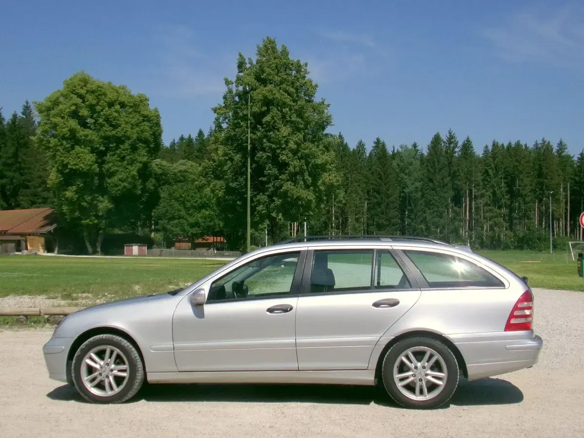 Gebraucht Mercedes C220 150 PS (110 kW) 2006 Silber Kombi