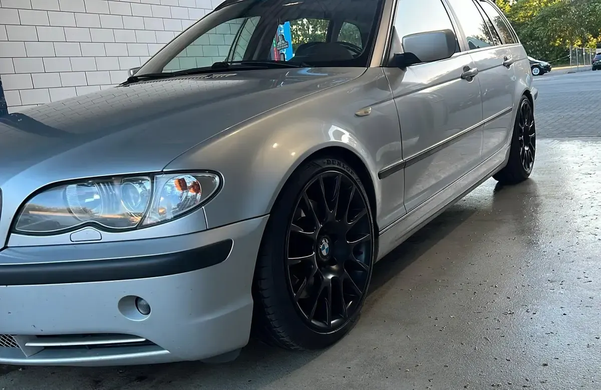 Gebraucht BMW 330 231 PS (169 kW) 2002 Silber Kombi