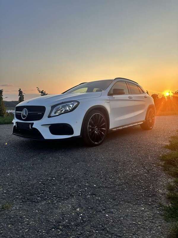 Weiß Gebraucht 2018 Mercedes GLA45 AMG AMG SUV | 33.333 € (Fairer Preis) - Bild 1/4