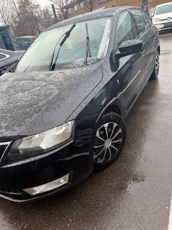 Schwarz Gebraucht 2013 Skoda Rapid Ambition Limousine | 3.500 € (Superpreis) - Bild 1/4