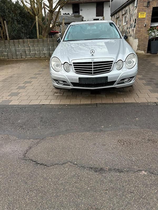 Gebraucht Mercedes E280 Avantgarde 190 PS (139 kW) 2008 Silber Limousine