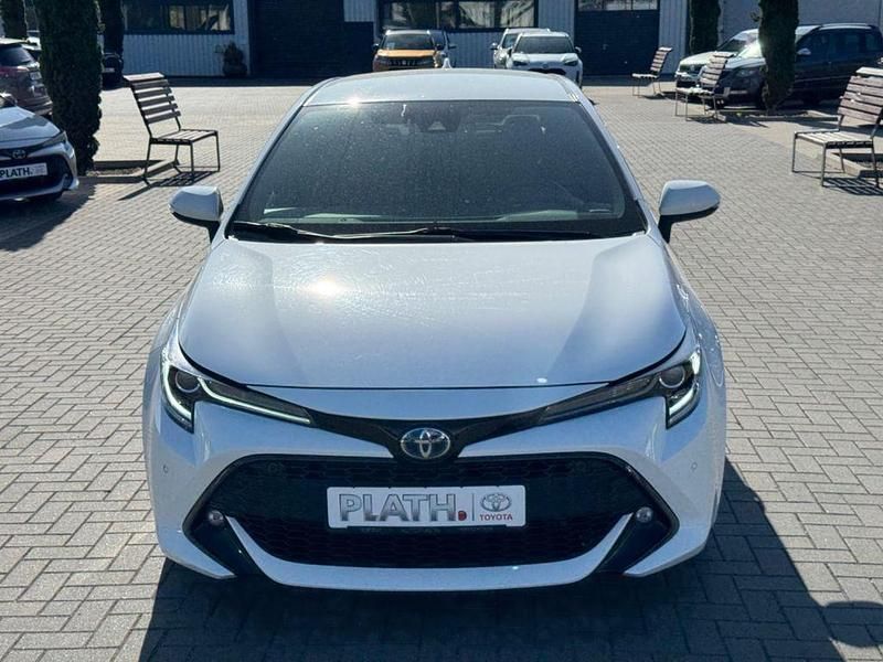 Gebraucht Toyota Corolla Hybrid 98 PS (72 kW) 2019 Weiß Limousine