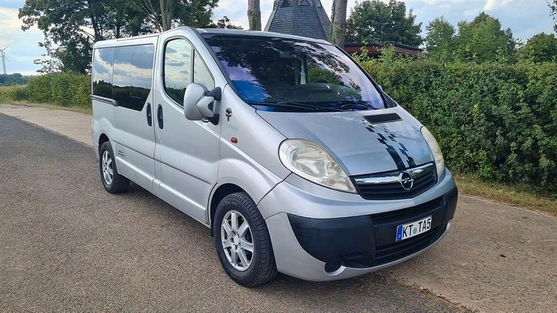 Silber Gebraucht 2007 Opel Vivaro Van | 7.250 € (Fairer Preis) - Bild 1/4