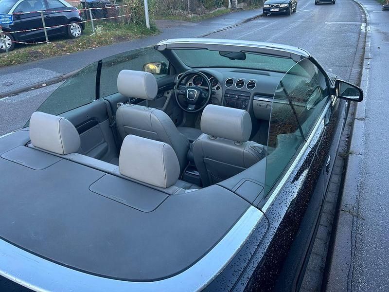 Schwarz Gebraucht 2006 Audi A4 Cabriolet Ambiente Cabrio | 7.900 € (Teuer) - Bild 1/4