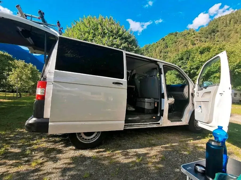 Używany VW Caravelle 85 KM (62 kW) 2011 Biały Van
