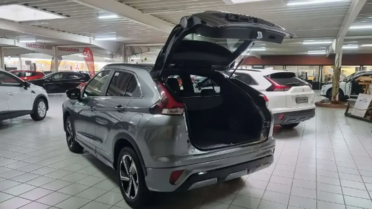 Neu Mitsubishi Eclipse Cross Select 188 PS (138 kW) 2025 Platinumgrau SUV