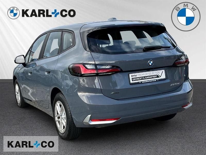 Gebraucht BMW 225 Active Tourer Luxury Line 245 PS (180 kW) 2022 Grau Van / Kleinbus
