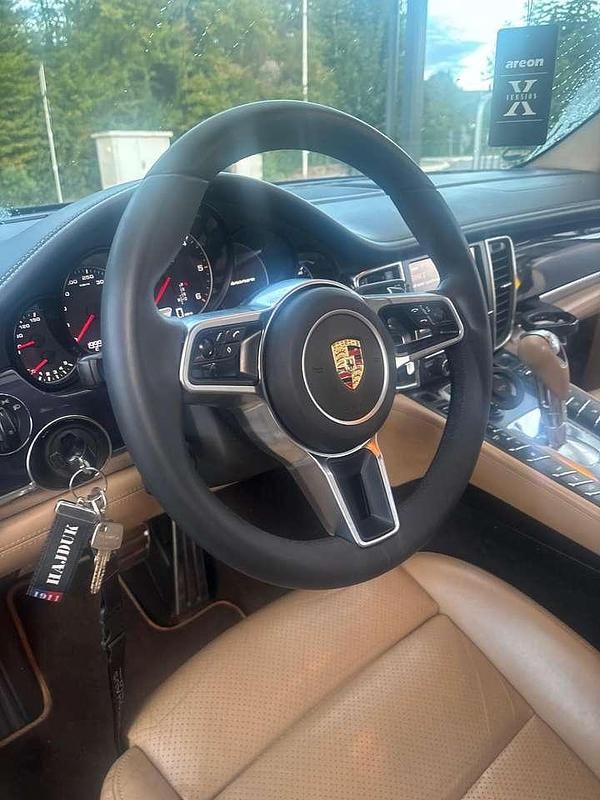 Schwarz Gebraucht 2013 Porsche Panamera Platinum Edition Limousine | 26.500 € (Fairer Preis) - Bild 1/4