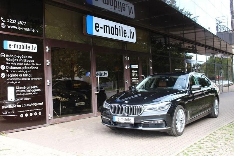 Gebraucht BMW 740 Sport Line 320 PS (235 kW) 2017 Schwarz Limousine