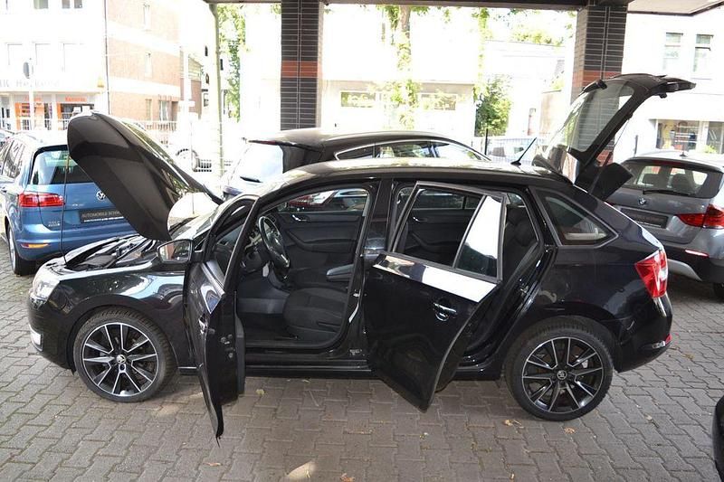 Schwarz Gebraucht 2015 Skoda Rapid Ambition Limousine | 5.795 € (Fairer Preis) - Bild 1/4