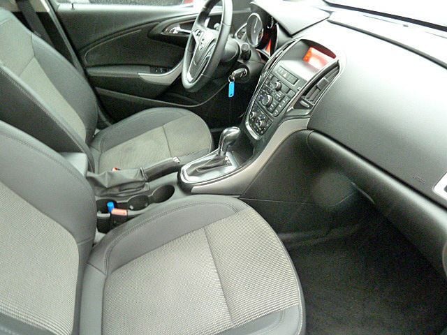 Gebraucht Opel Astra 140 PS (102 kW) 2013 Blau metallic Limousine