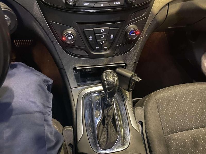 Gebraucht Opel Insignia Selection 136 PS (100 kW) 2016 Schwarz Kombi