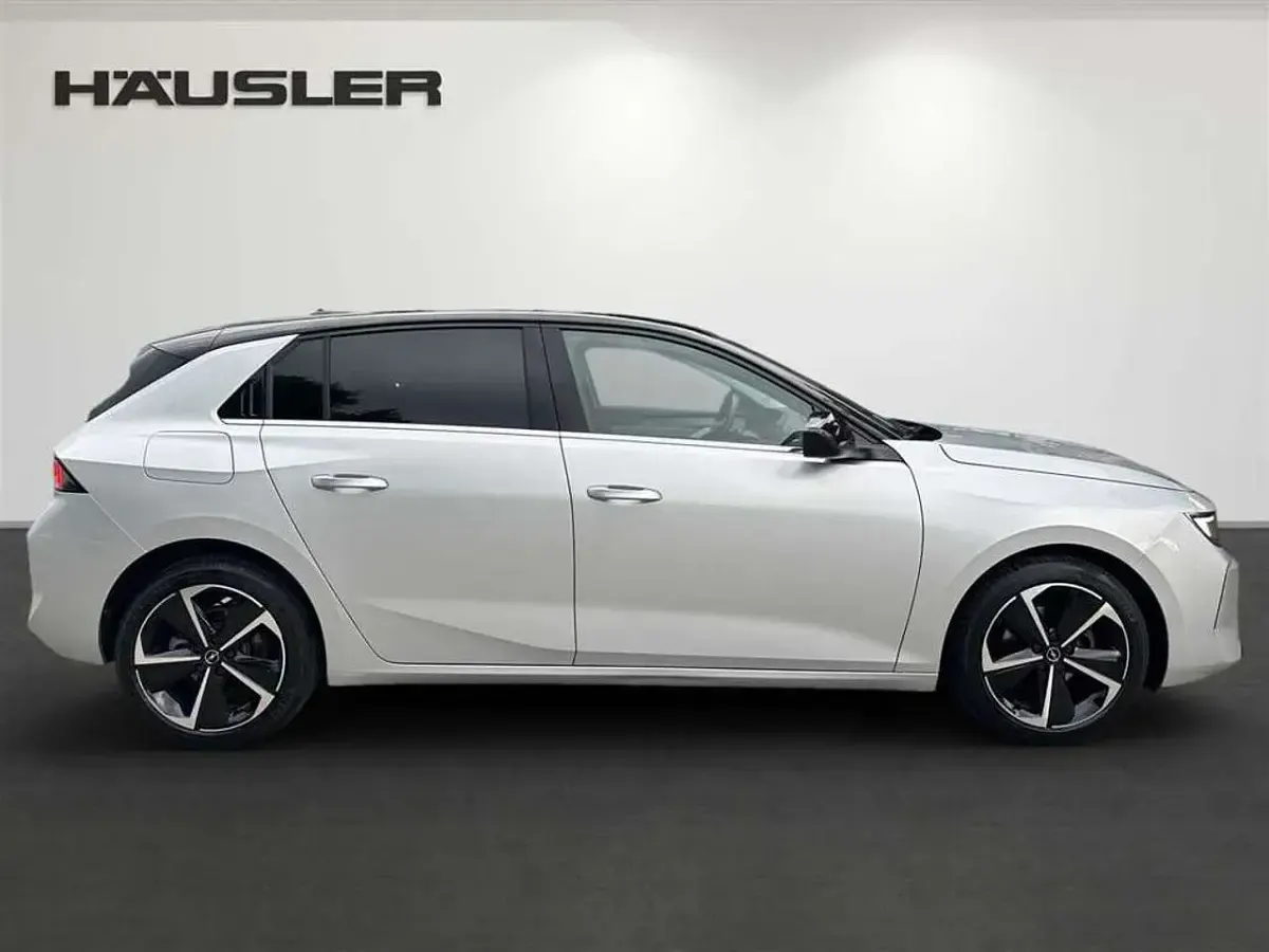 Gebraucht Opel Astra 131 PS (96 kW) 2023 Silber Kleinwagen