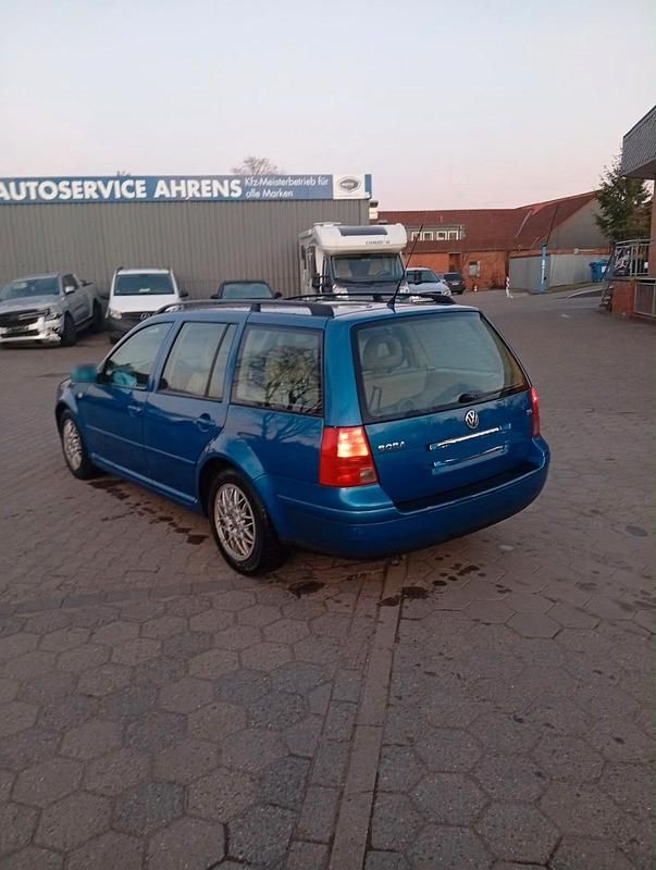 Gebraucht VW Bora 101 PS (74 kW) 1999 Blau Limousine