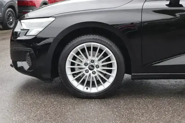 Gebraucht Audi A3 Advanced 150 PS (110 kW) 2023 Brillantschwarz Limousine
