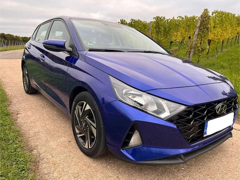 Blau Gebraucht 2021 Hyundai i20 Intro Edition Kleinwagen | 12.500 € (Guter Preis) - Bild 1/4