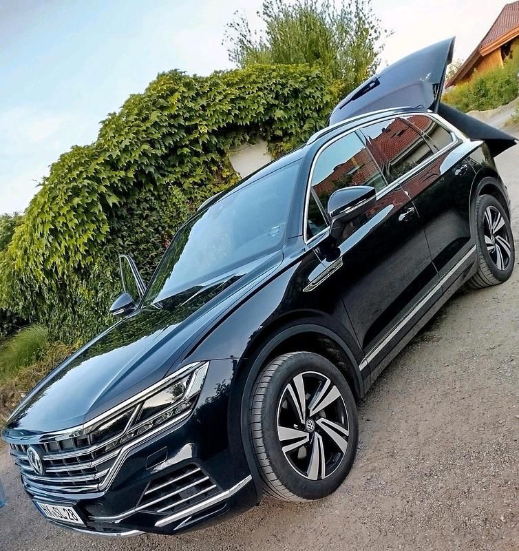 Andere farben Gebraucht 2018 VW Touareg Elegance SUV | 40.999 € (Fairer Preis) - Bild 1/4