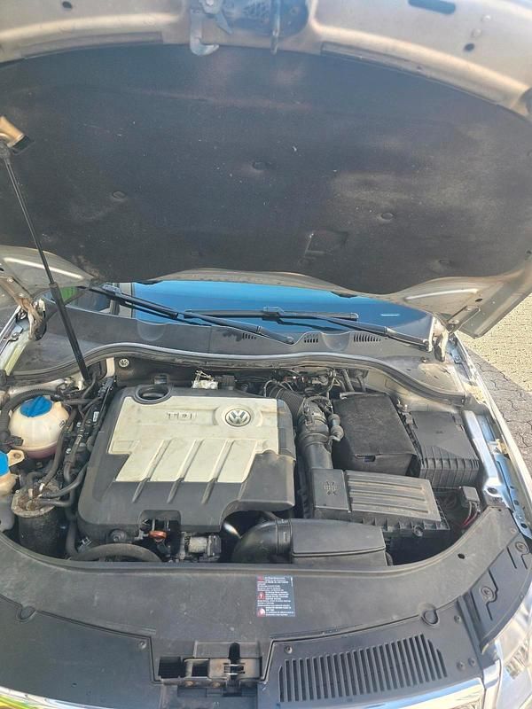 Gebraucht VW Passat 160 PS (117 kW) 2008 Grau Kleinwagen