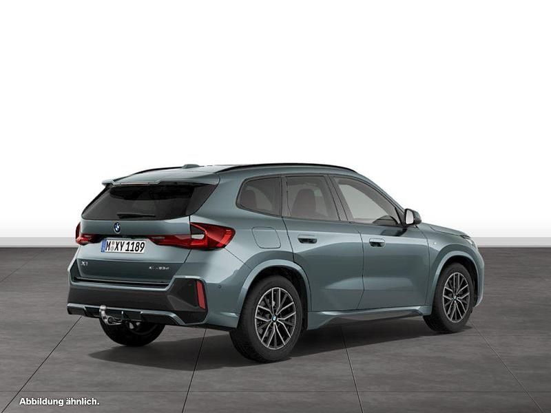 Cape york grün metallic Gebraucht 2024 BMW X1 Comfort Edition SUV | 51.724 € (Teuer) - Bild 1/3