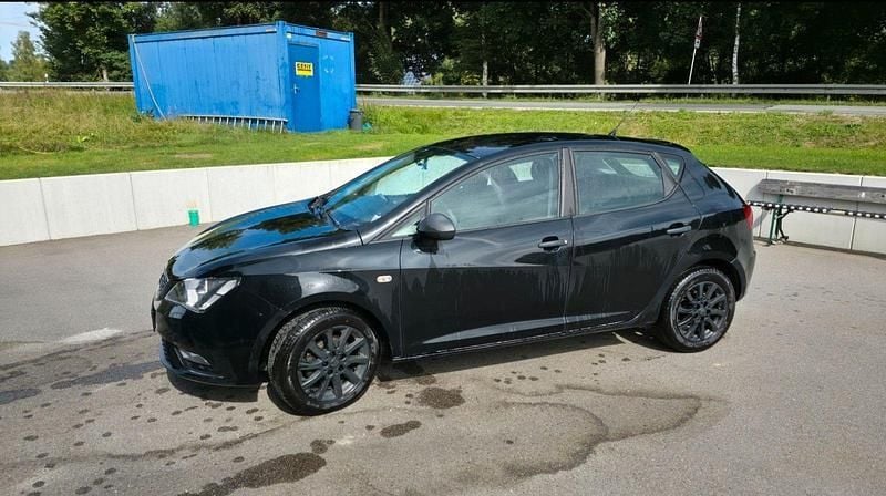 Schwarz Gebraucht 2017 Seat Ibiza Style Kleinwagen | 8.100 € (Guter Preis) - Bild 1/4
