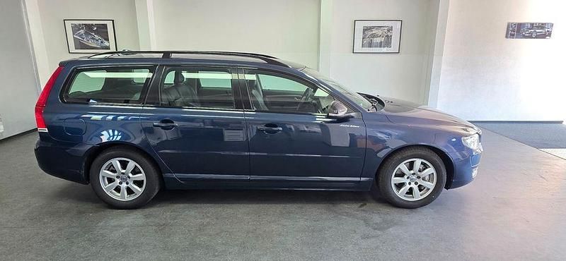 Blau Gebraucht 2015 Volvo V70 Kombi | 13.900 € (Teuer) - Bild 1/4