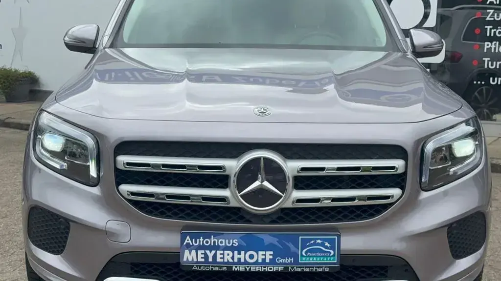 Gebraucht Mercedes GLB200 Progressive 163 PS (119 kW) 2021 Silber SUV