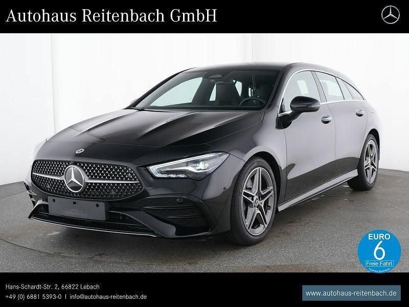 Lack kosmosschwarz Gebraucht 2024 Mercedes CLA200 Shooting Brake AMG line Kombi | 33.949 € (Fairer Preis) - Bild 1/4