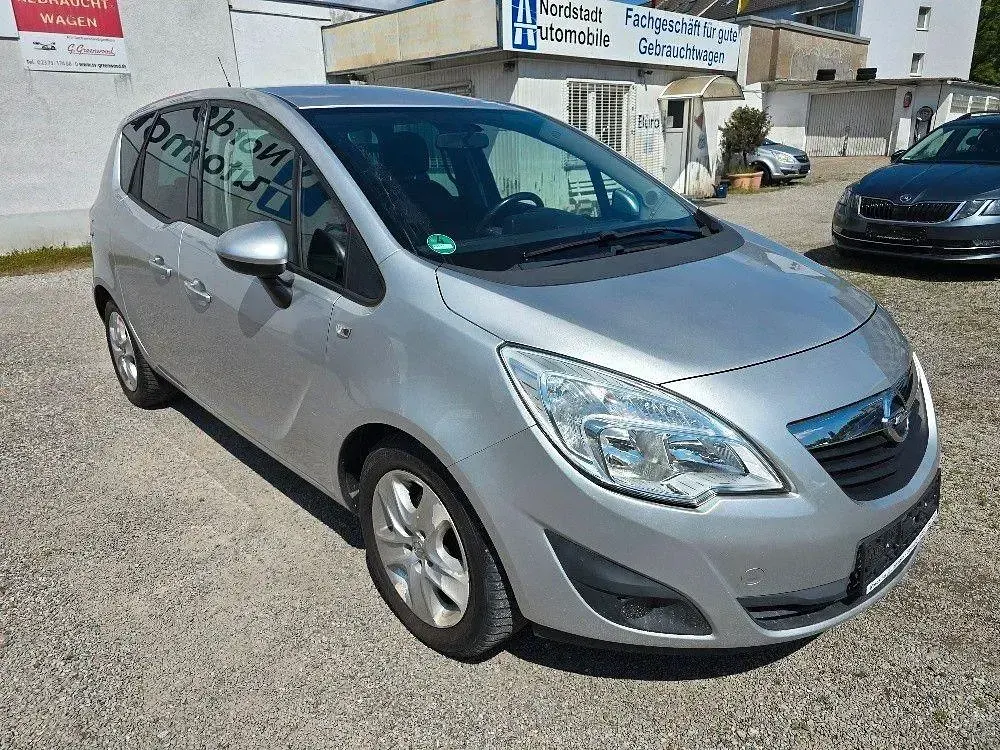Używany Opel Meriva Design Edition 101 KM (74 kW) 2011 Srebrny Minivan