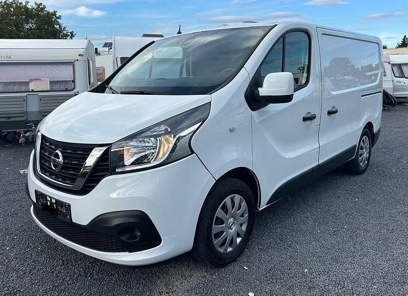 Weiß Gebraucht 2020 Nissan NV300 Van | 14.900 € - Bild 1/4