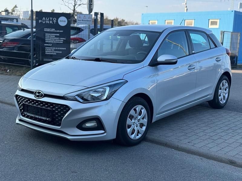 Gebraucht Hyundai i20 Active 84 PS (61 kW) 2020 Silber Kleinwagen