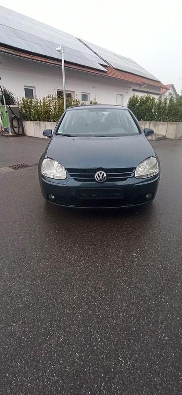 Second-hand VW Golf V 105 CP (77 kW) 2007 Albastru Berlinǎ
