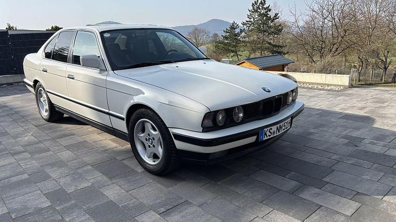 Gebraucht BMW 520 Performance 129 PS (94 kW) 1988 Weiß Limousine