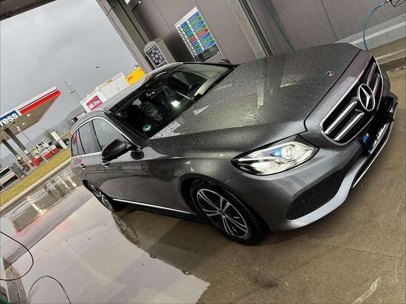 Gebraucht Mercedes E220 194 PS (142 kW) 2020 Grau Kombi