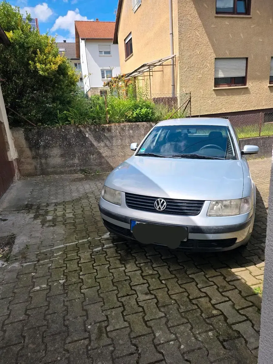 Gebraucht VW Passat 100 PS (73 kW) 1999 Silber Limousine