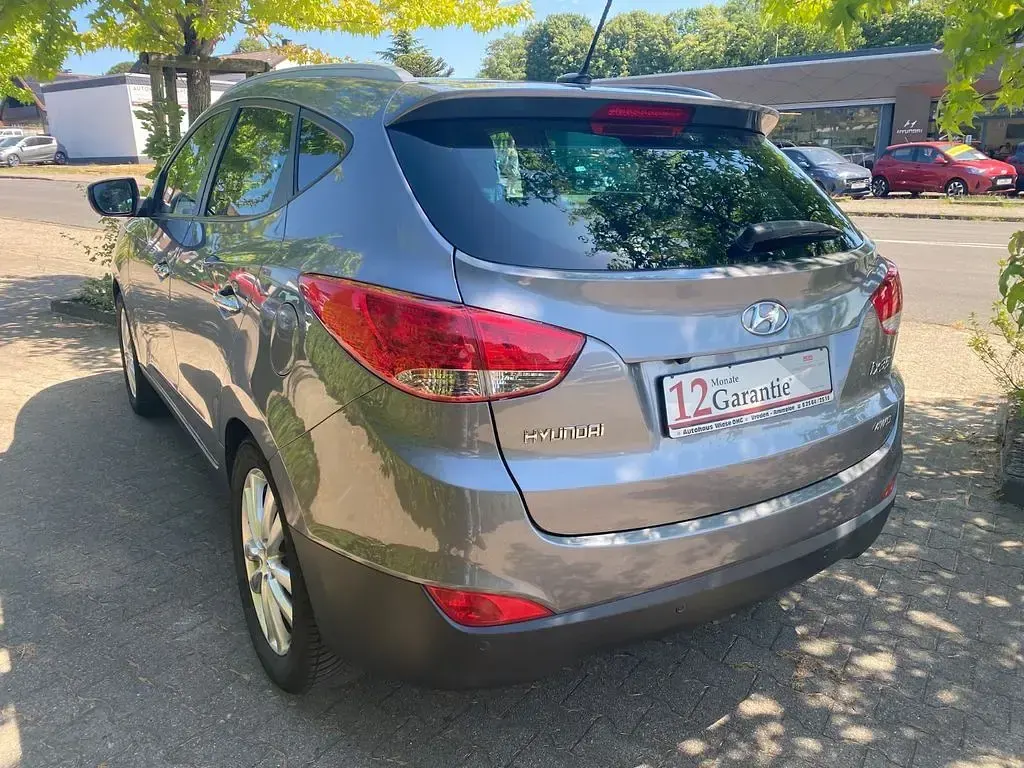 Gebraucht Hyundai ix35 Premium 163 PS (119 kW) 2012 Grau SUV