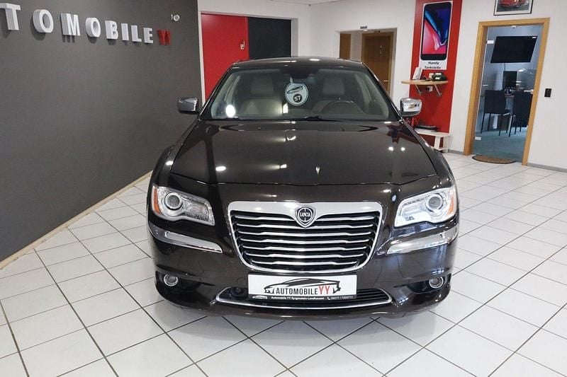 Gebraucht Lancia Thema 239 PS (175 kW) 2012 Braun Limousine