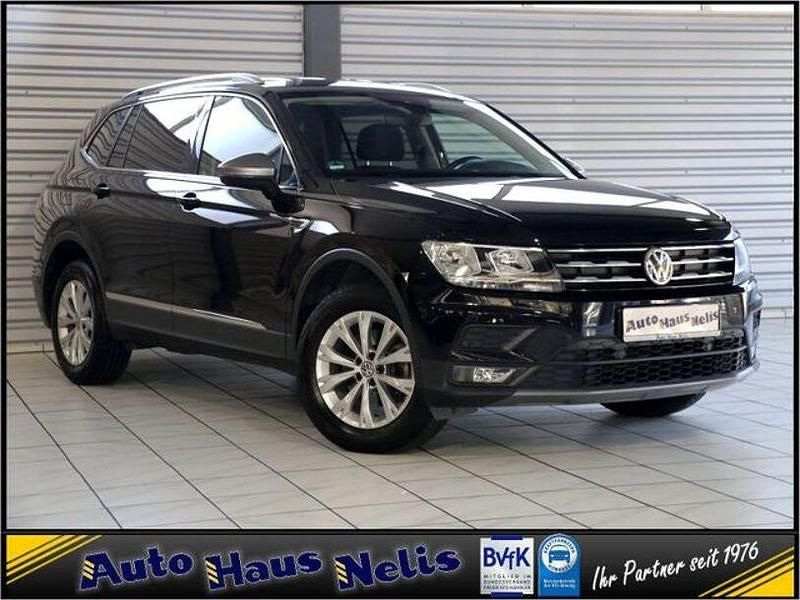 Schwarz Gebraucht 2018 VW Tiguan Allspace Comfortline SUV | 22.980 € (Fairer Preis) - Bild 1/4