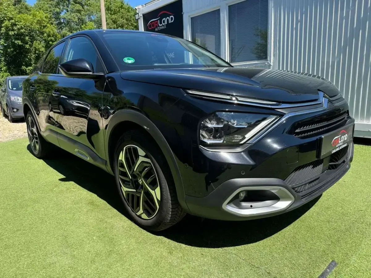 Używany Citroën C4 Shine 131 KM (96 kW) 2023 Czarny SUV
