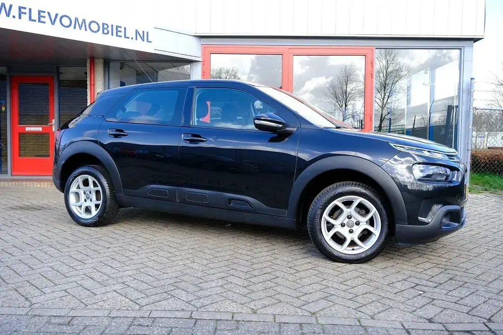 Gebraucht Citroën C4 Business Class 102 PS (75 kW) 2019 Schwarz SUV